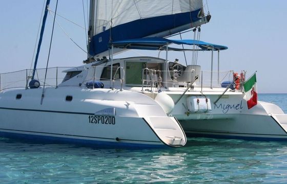 Catamaran Fountaine Pajot Athena 38 12m