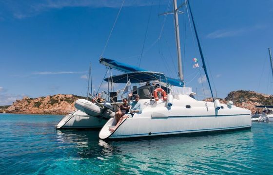 Catamaran Fountaine Pajot Athena 38 12m