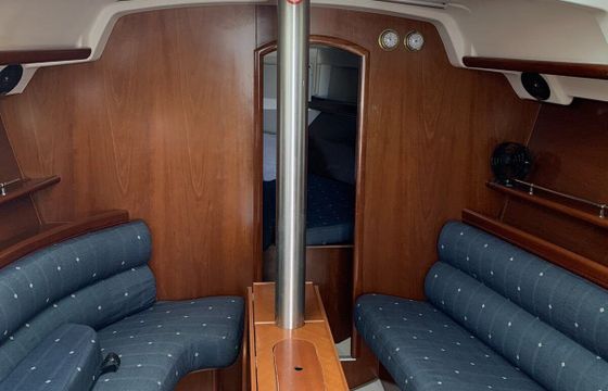 Sailboat BENETEAU OCEANIS 343 10.85m