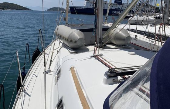 Sailboat BENETEAU OCEANIS 343 10.85m