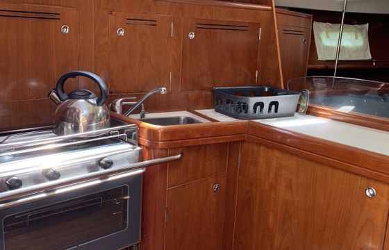Sailboat BENETEAU OCEANIS 343 10.85m