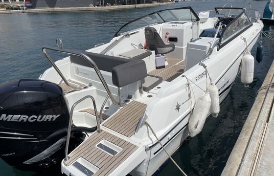 Motorboat Jeanneau Cap camarat 750br 300hp