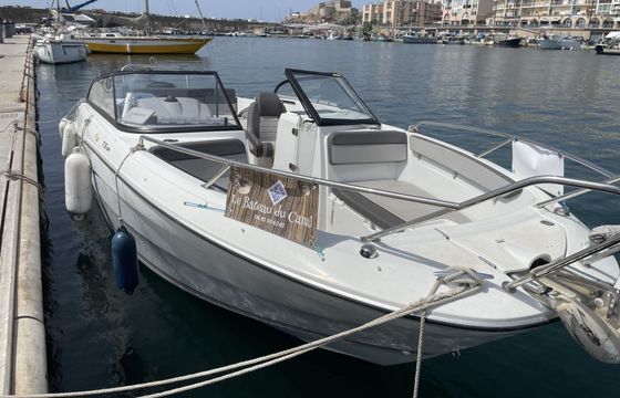 Motorboat Jeanneau Cap camarat 750br 300hp