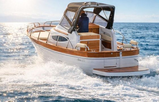 Motorboat private tour Gozzo 8,50 300hp