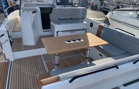 Motorboat Beneteau Flyer 9 500hp