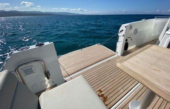 Motorboat Beneteau Flyer 9 500hp