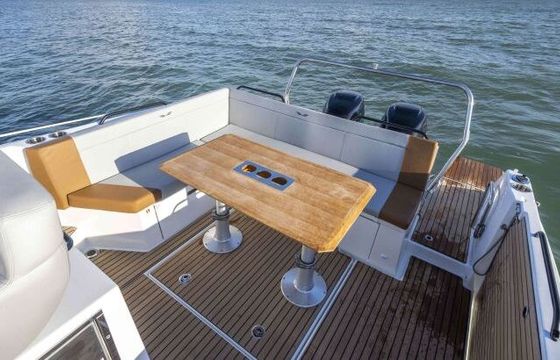 Motorboat Beneteau Flyer 9 500hp