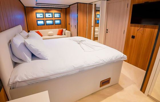 Motor yacht Almila 2024