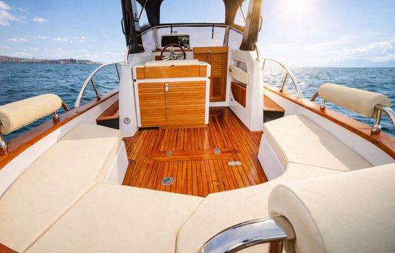 Motorboat private tour Gozzo 8,50 300hp