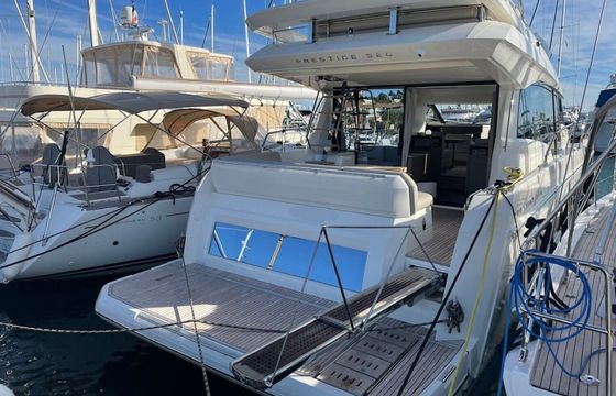 Motorboat PRESTIGE 520 870hp