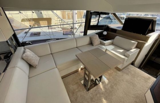 Motorboat PRESTIGE 520 870hp