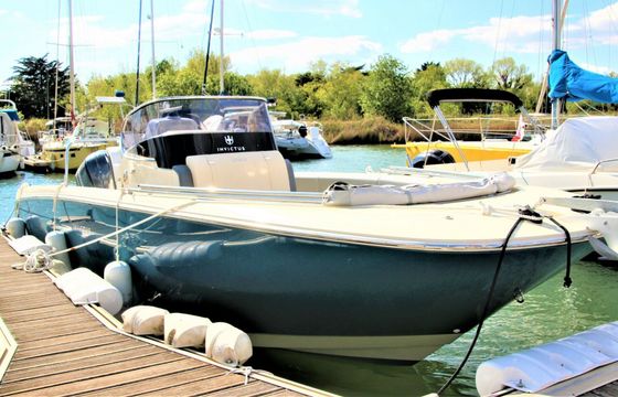 Motorboat Invictus 270 FX 300hp
