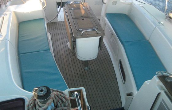 Sailboat Bavaria 44 13.9m