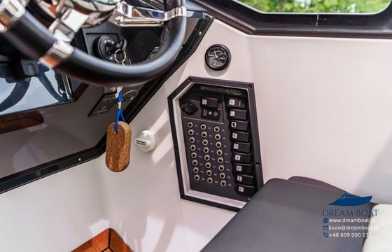 Motorboat Grandezza 28 350hp
