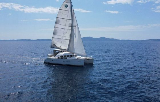 Catamaran Lagoon-Bénéteau Lagoon 380 S2 - 4 + 2 cab. 11m