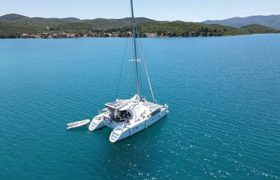 Catamaran Lagoon-Bénéteau Lagoon 380 S2 - 4 + 2 cab. 11m