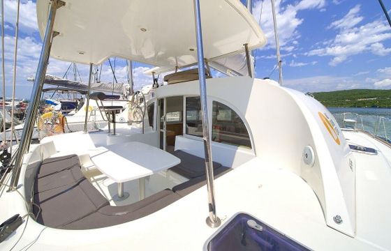 Catamaran Lagoon-Bénéteau Lagoon 380 S2 - 4 + 2 cab. 11m