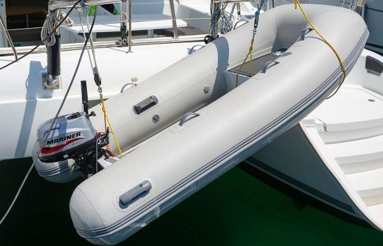 Catamaran Lagoon-Bénéteau Lagoon 380 S2 - 4 + 2 cab. 11m