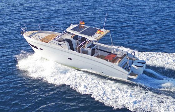 Motorboat Saver 330 WA 600hp