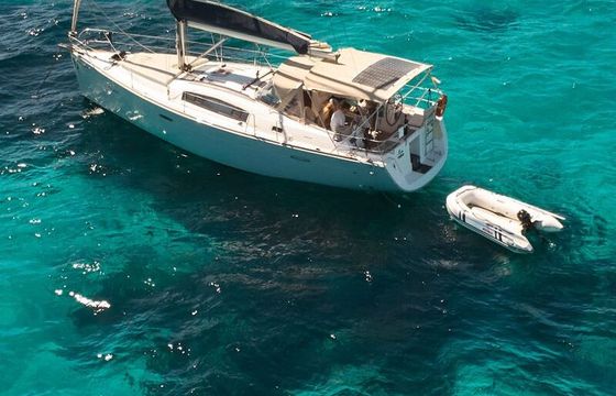 Sailboat Beneteau Oceanis 40 12m