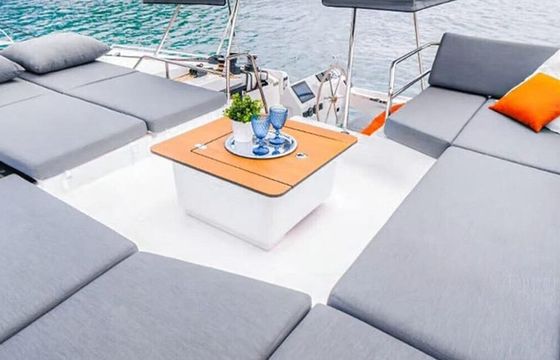 Catamaran FOUNTAINE PAJOT TANNA 47 14m