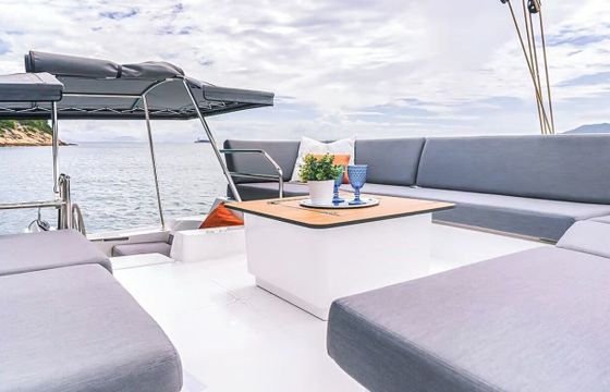 Catamaran FOUNTAINE PAJOT TANNA 47 14m