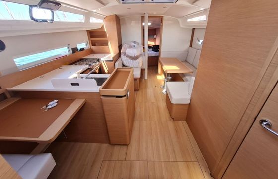 Sailboat Jeanneau SUN ODYSSEY 410 11.99m
