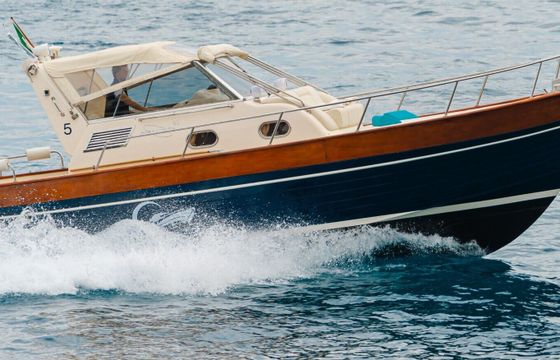 Motorboat Apreamare 10 570hp