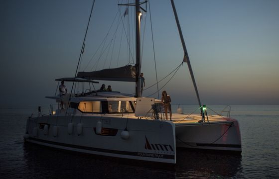 Catamaran Fountaine Pajot Astréa 42 12.58m