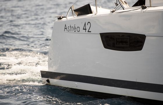 Catamaran Fountaine Pajot Astréa 42 12.58m