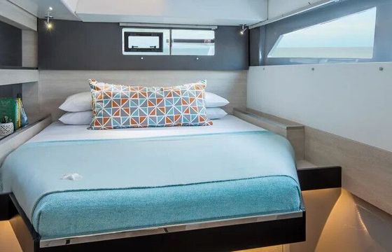 Catamaran Moorings 5000 15m