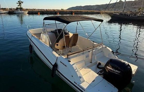 Motorboat Quicksilver Activ 675 Open