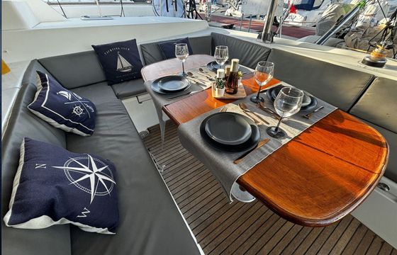 Sailboat Lagoon 440 14m
