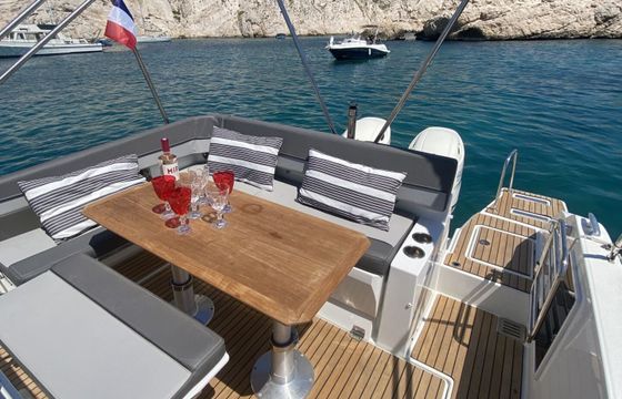 Motorboat Jeanneau Cap Camarat 9.0 Wa 400hp