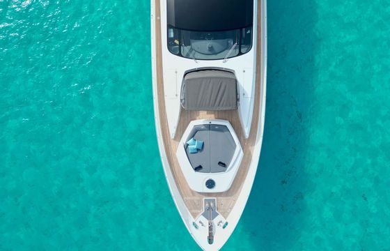 Motor yacht Pershing 90