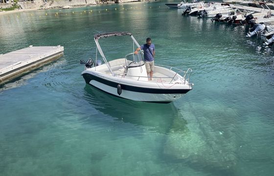 Motorboat Poseidon blue water 30hp
