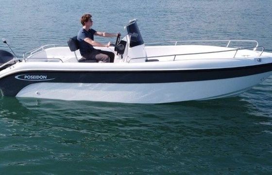 Motorboat Poseidon blue water 30hp