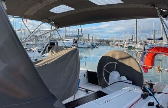 Sailboat JEANNEAU SUN ODYSSEY 379 Q 11.34m