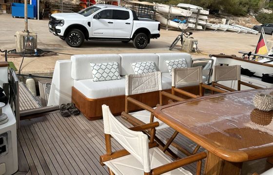 Motor yacht Antago 21 2400hp