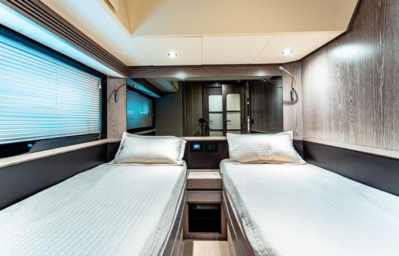 Motor yacht Azimut Magellano 66 800hp