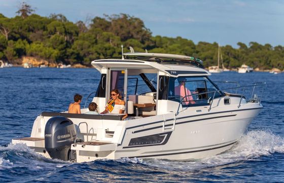 Motorboat Jeanneau Merry Fisher 795 200hp