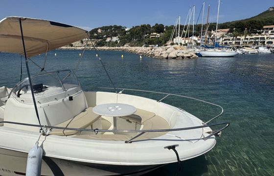 Motorboat Jeanneau CAP CAMARAT 6.35 150hp