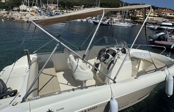 Motorboat Jeanneau CAP CAMARAT 6.35 150hp