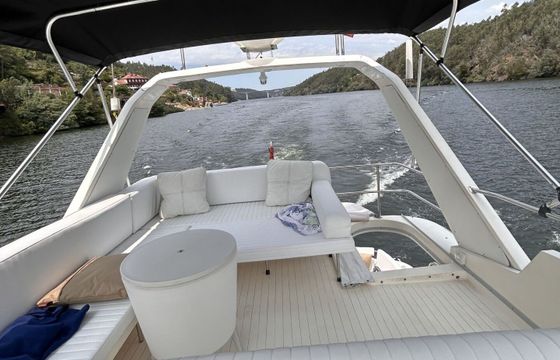 Motorboat Princess 45 fly 619hp