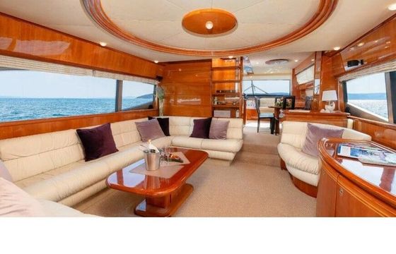 Motorboat Ferretti 730 Fly 2hp