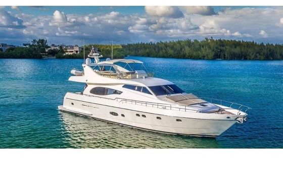 Motorboat Ferretti 730 Fly 2hp