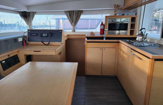 Catamaran LAGOON 400 S2 11m