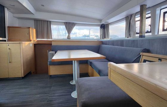 Catamaran LAGOON 400 S2 11m
