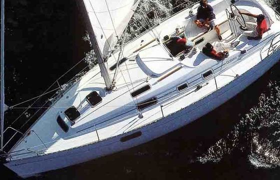 Sailboat Beneteau OCEANIS 321 10m