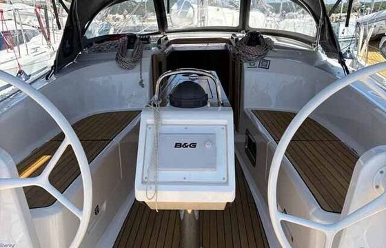 Sailboat Bavaria Yachtbau Bavaria Cruiser 34 Style 9m